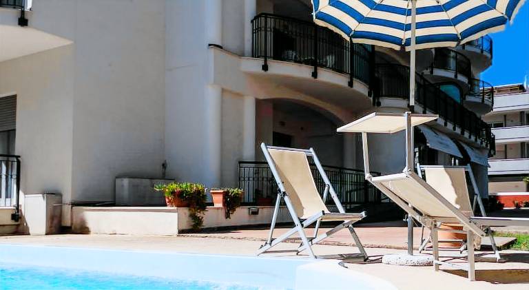 Nice serviced apartment with pool & garden | Next to the beach | Pets are welcome — photo 5