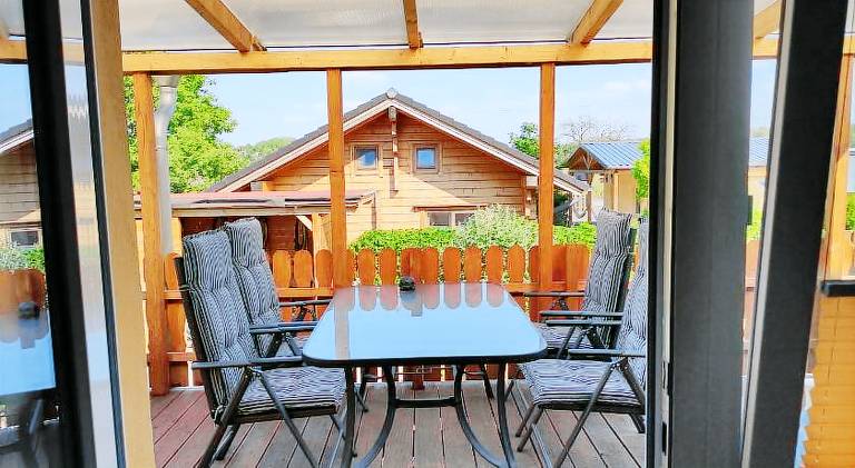 Vacation home with patio, grill & garden | Pets allowed — photo 4