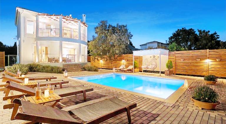 Villa Feakes