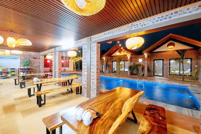 Vacation home with pool, patio & grill — photo 4