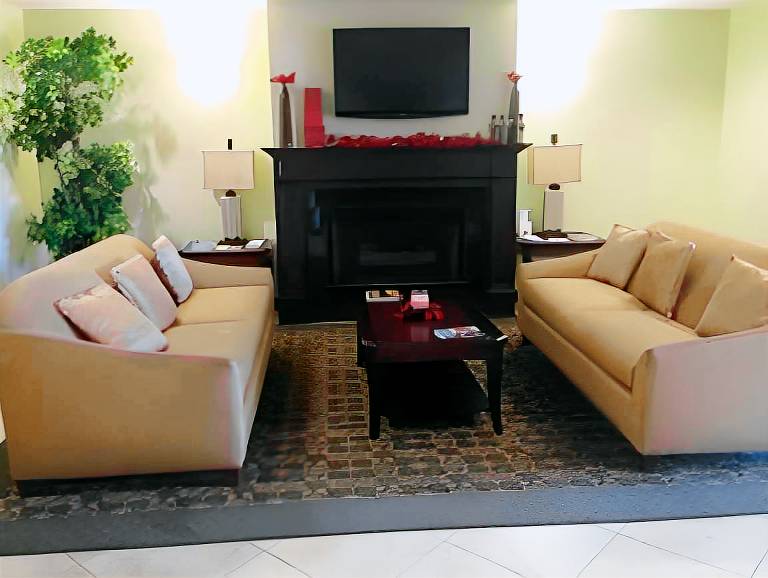 Ambassador Inn & Suites Tuscaloosa University I-20 — photo 5