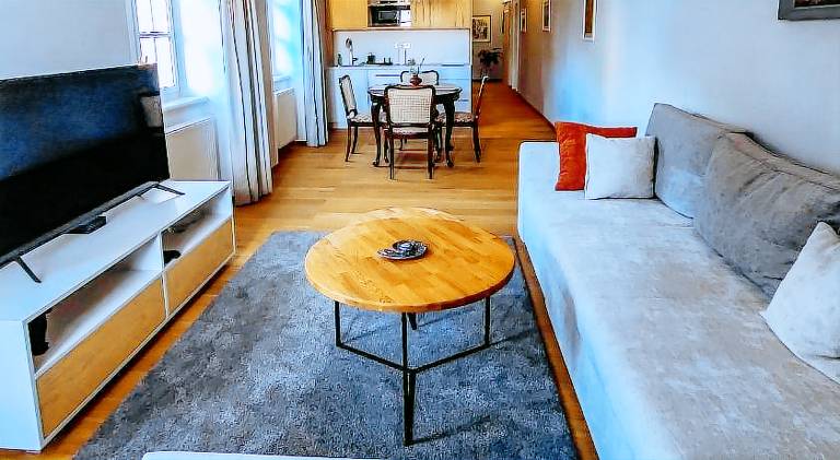 Wonderful rental apartment with patio & yard | Close to Bratislava Castle | Pets are welcome — photo 2