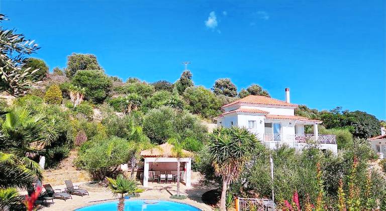 Vacation home with pool in Pylos-Nestoras