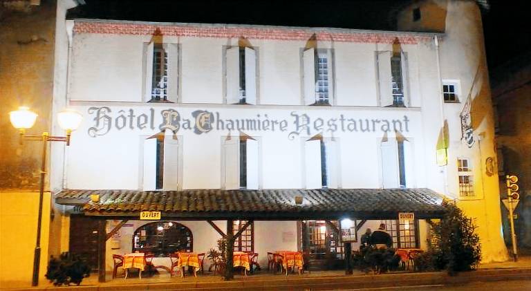 Logis Hotel Restaurant La Chaumiere in Tournon-sur-Rhone