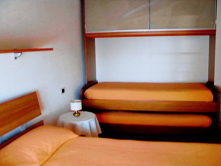 Rental apartment with yard — photo 5