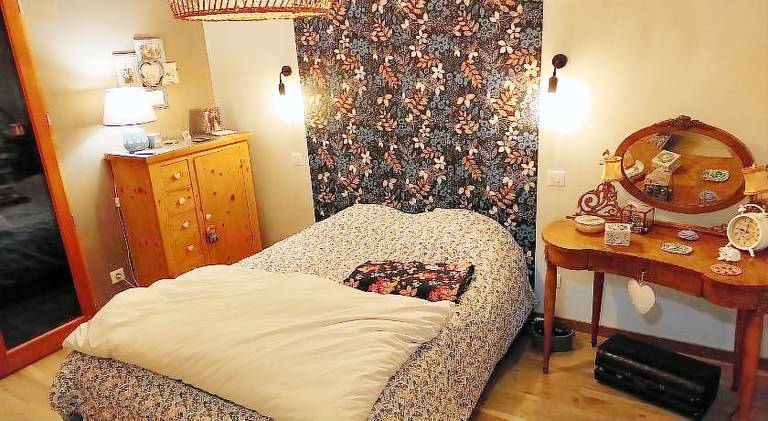 Grande chambre cosy avec salle de bain proche centre ville Le Mans in Le Mans