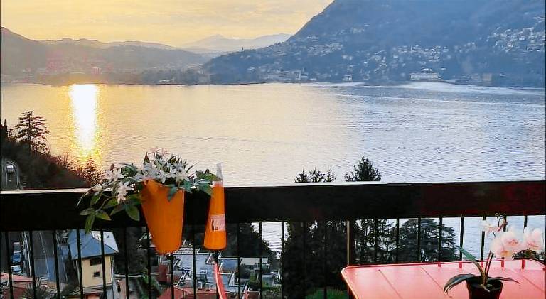 Rental apartment with 1 room for 6 persons in Brunate