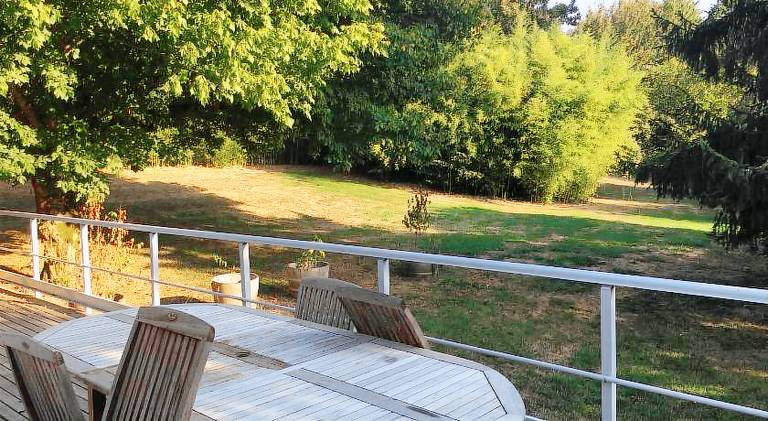 Holiday apartment with terrace, garden & grill — photo 3