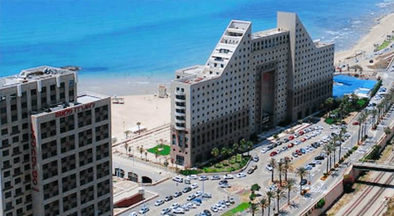 Serviced apartment with pool, yard & terrace | Good for workation in Haifa
