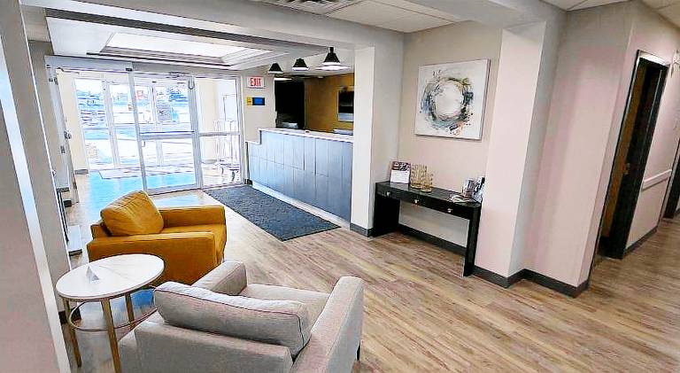 Days Inn by Wyndham Stony Plain — photo 3