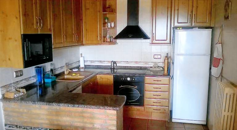 House with 4 rooms for 12 persons in Teruel