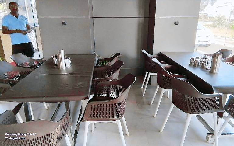 HOTEL D SQUARE — photo 3