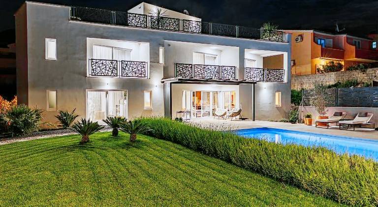 Wonderful villa with pool & hot tub | Beach nearby | Dogs allowed — photo 2