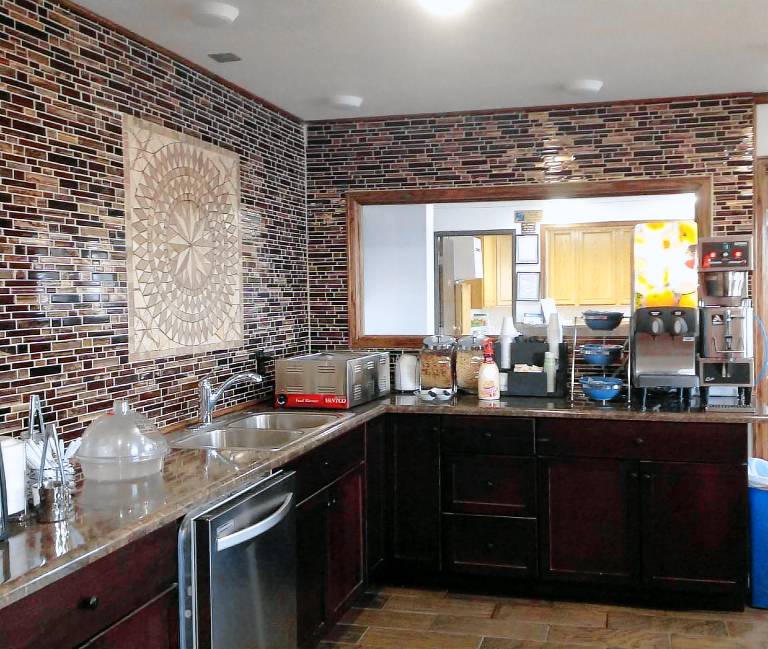 Americas Best Value Inn & Suites Sidney — photo 4