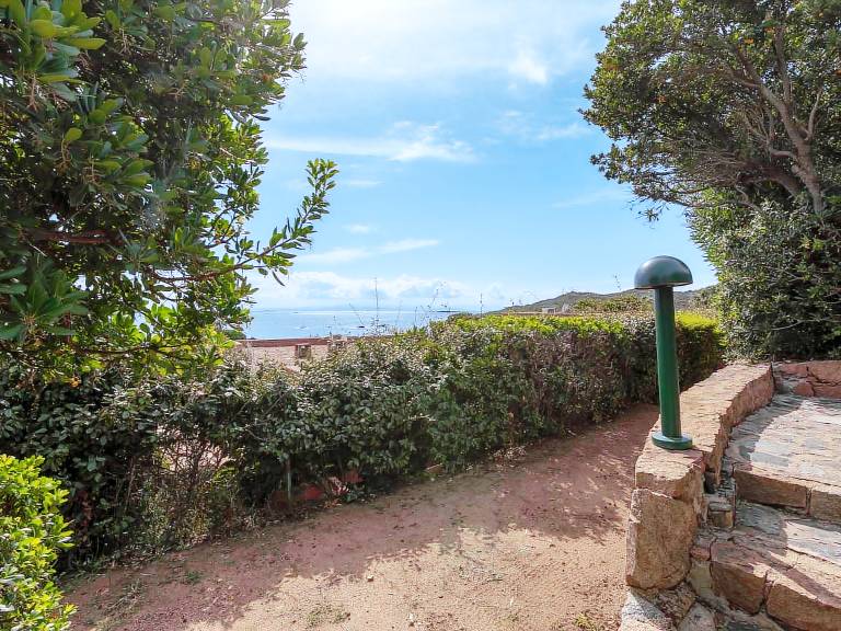 House with yard & terrace | Sea view — photo 3