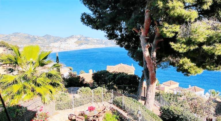 Vacation Home with Stunning Views in Almunecar