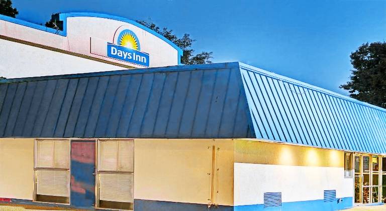Days Inn by Wyndham Elizabeth City — photo 4
