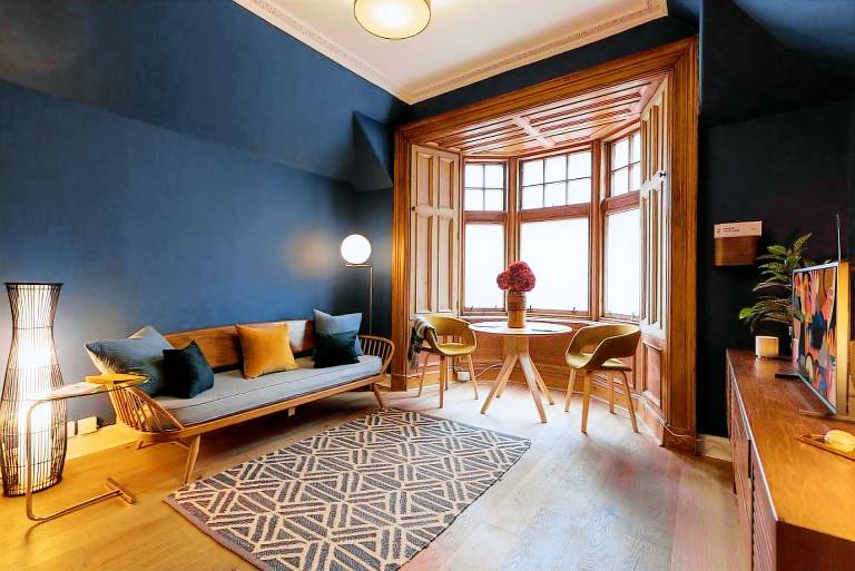 Contemporary Cottage with Free Parking — photo 2