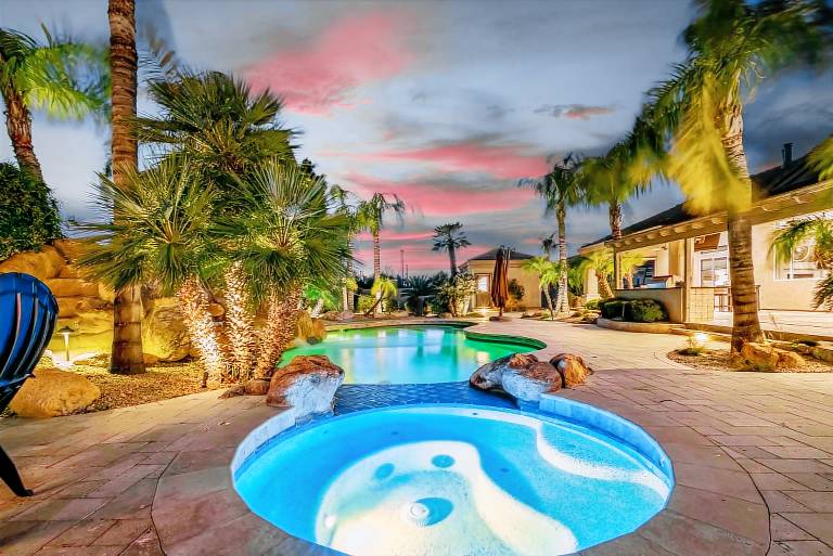 437 m&sup2; Ferienhaus