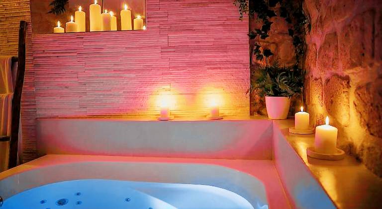 Holiday apartment with jacuzzi in Cergy