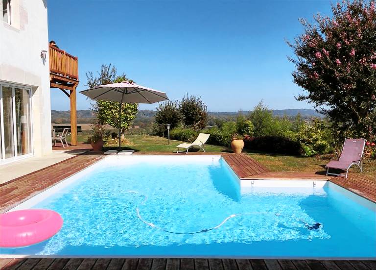 Gite with terrace, pool & garden — photo 2