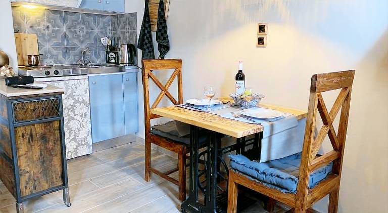Holiday apartment with patio — photo 4