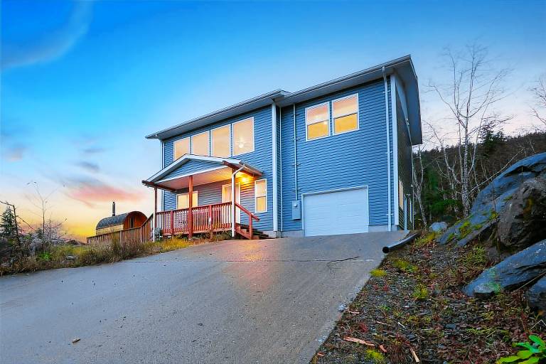 House with sauna, yard & patio — photo 2