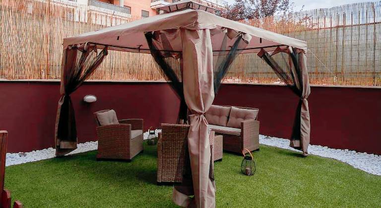 Rental apartment with yard & jacuzzi — photo 4