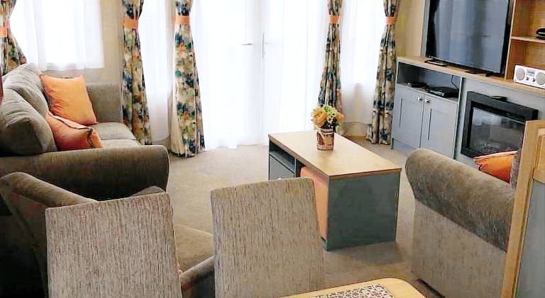 The Roecliffe, Holiday mid-lodge, Shorefield Country Park in Lymington