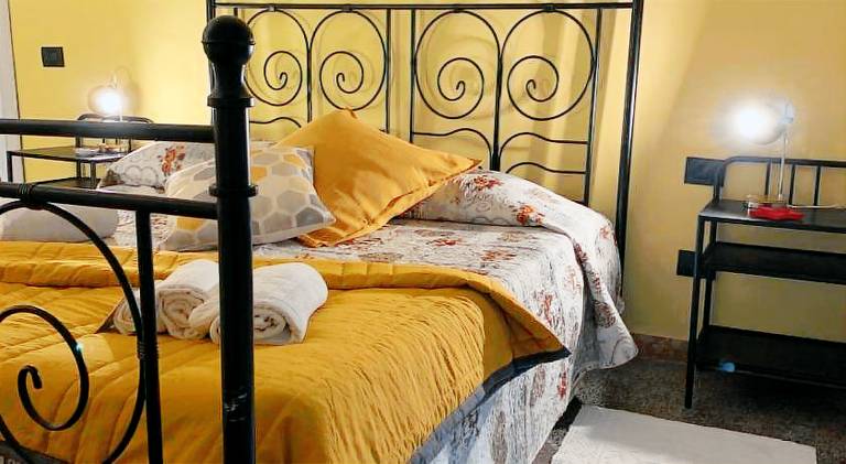 Apartment with 2 rooms for 4 persons in Genoa