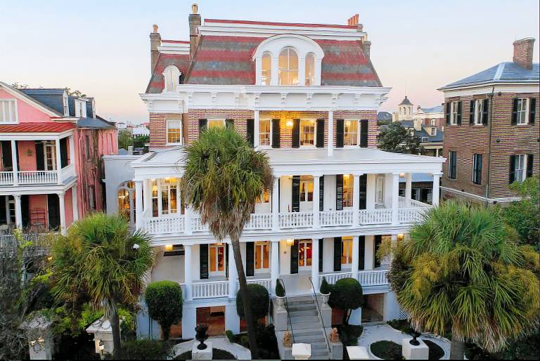 Bed and breakfast  South of Broad