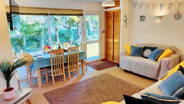Cottage with garden — photo 5