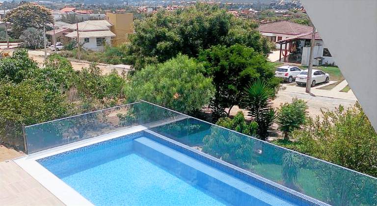 House with pool & jacuzzi — photo 2
