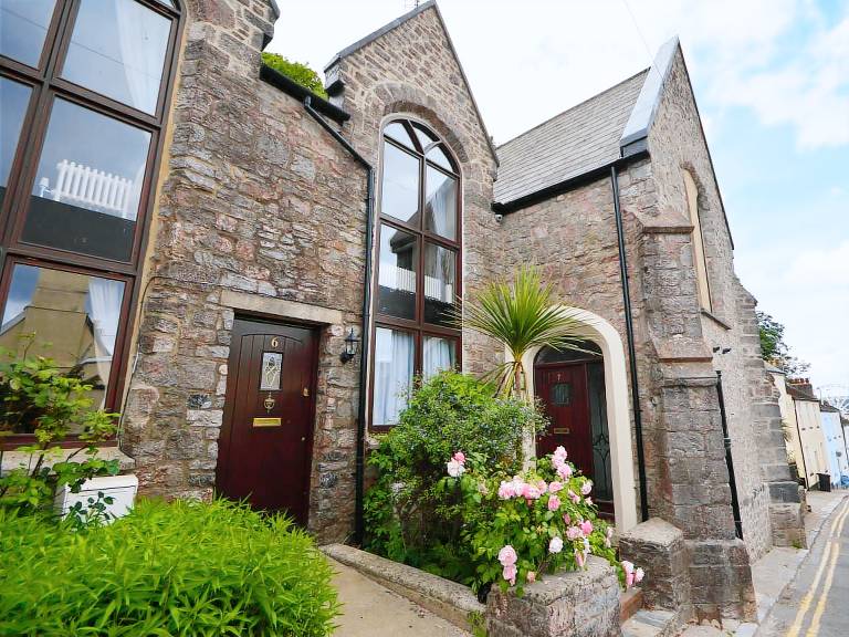 Family-oriented cottage with garden | Pets allowed in Paignton