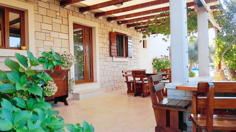 Villa with private pool, terrace & yard — photo 5
