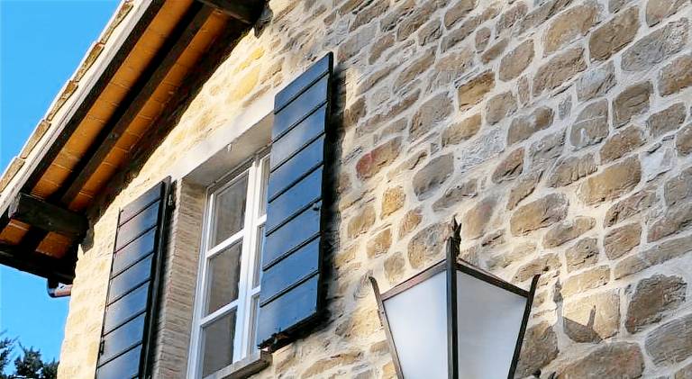 Serviced apartment with yard, terrace & pool | Dogs allowed — photo 4