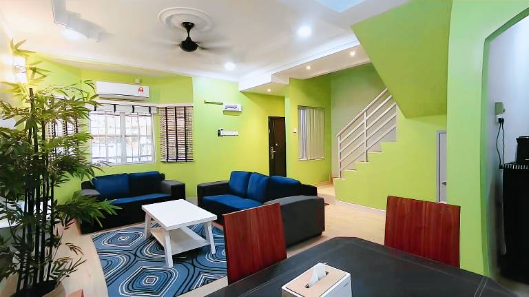 2400 m&sup2; Ferienhaus