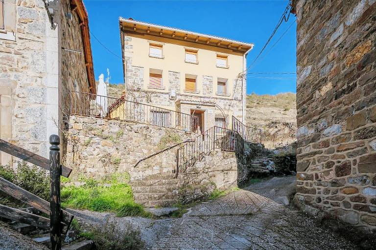 Casa  Llánaves de la Reina