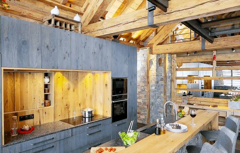 Chalet, 10m from shops, sauna, terrace, fireplace or stove, tv, 260m², Les 2 Alpes — photo 3