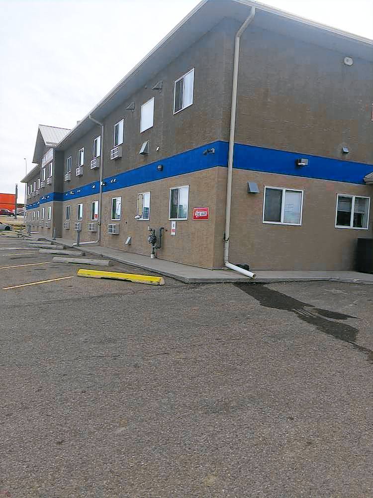 Econo Lodge Inn and Suites — photo 5