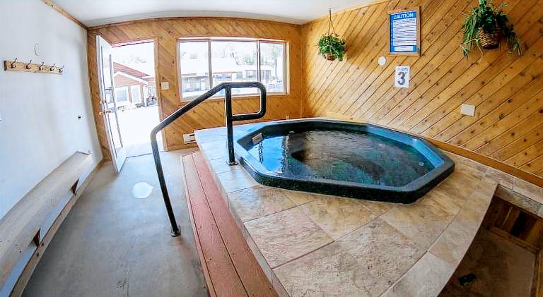 Stagecoach Inn & Suites — photo 4