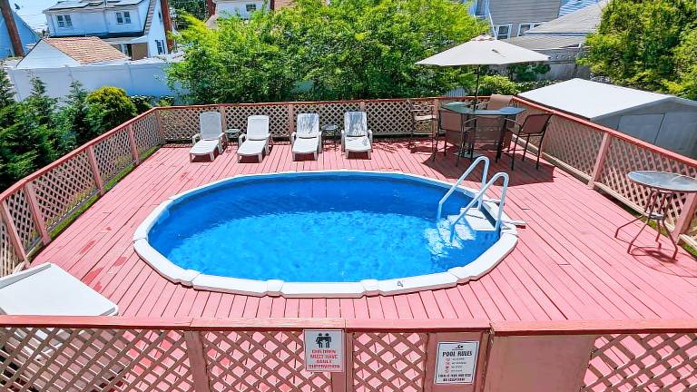 House East Massapequa