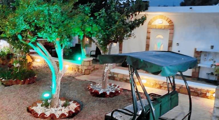 Vacation home with terrace, yard & BBQ — photo 3