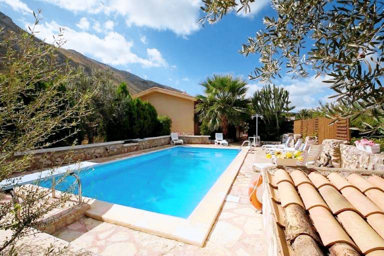 Villa  Case "Di Bartolo"