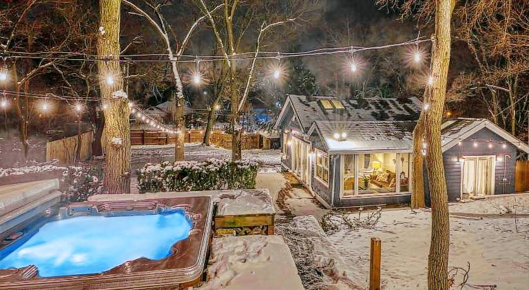 Secluded Fenced Cottage W Dune Top Hot Tub Near Hiking Dog Friendly — photo 4