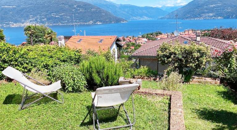 Rental apartment with pool in Cannero Riviera