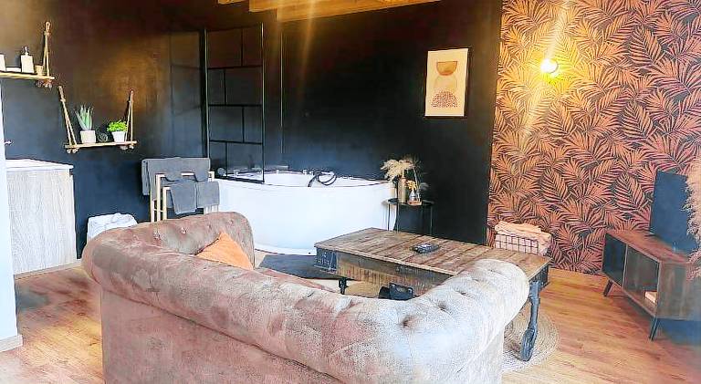 House with jacuzzi | Pets allowed — photo 4