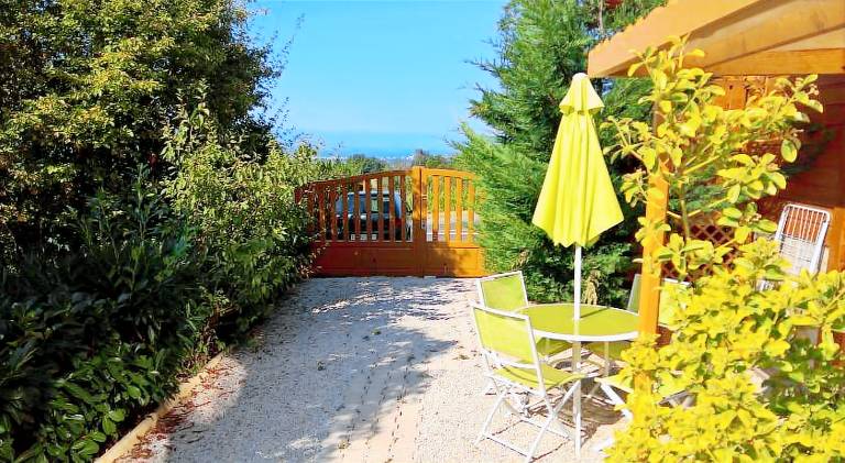 House with terrace — photo 4