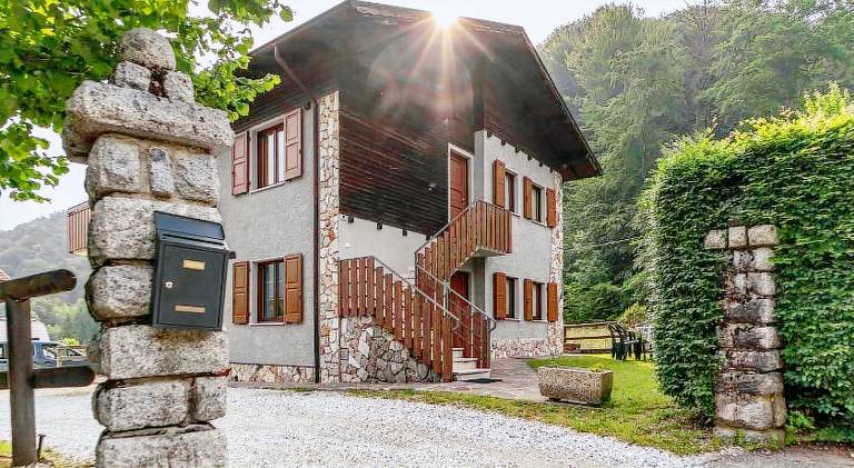 Lovely apartment with grill & yard | Next to the beach | Pet-friendly in Ledro