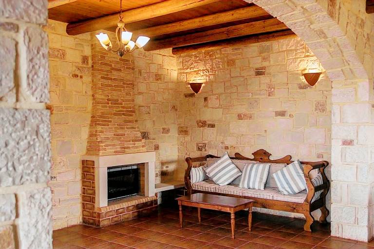 Villa with barbecue, yard & terrace — photo 4